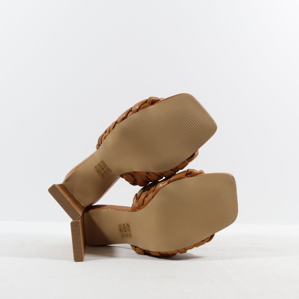 PrettyLittleThing Basket Weave Square Toe High Flat Block Heel Mules - Tan 6US - Picture 4 of 6